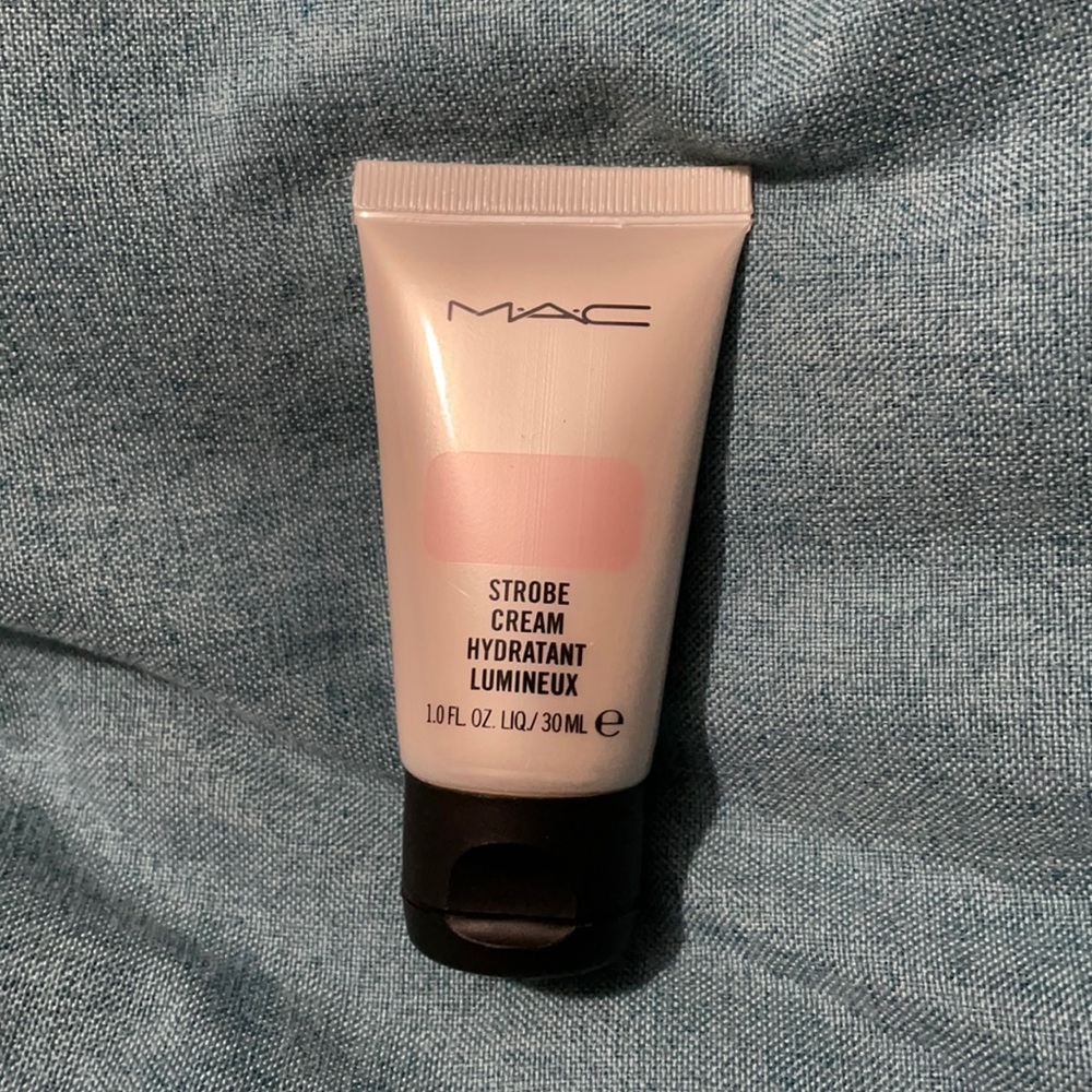MAC strobe cream hydratant lumineux. Pink shade